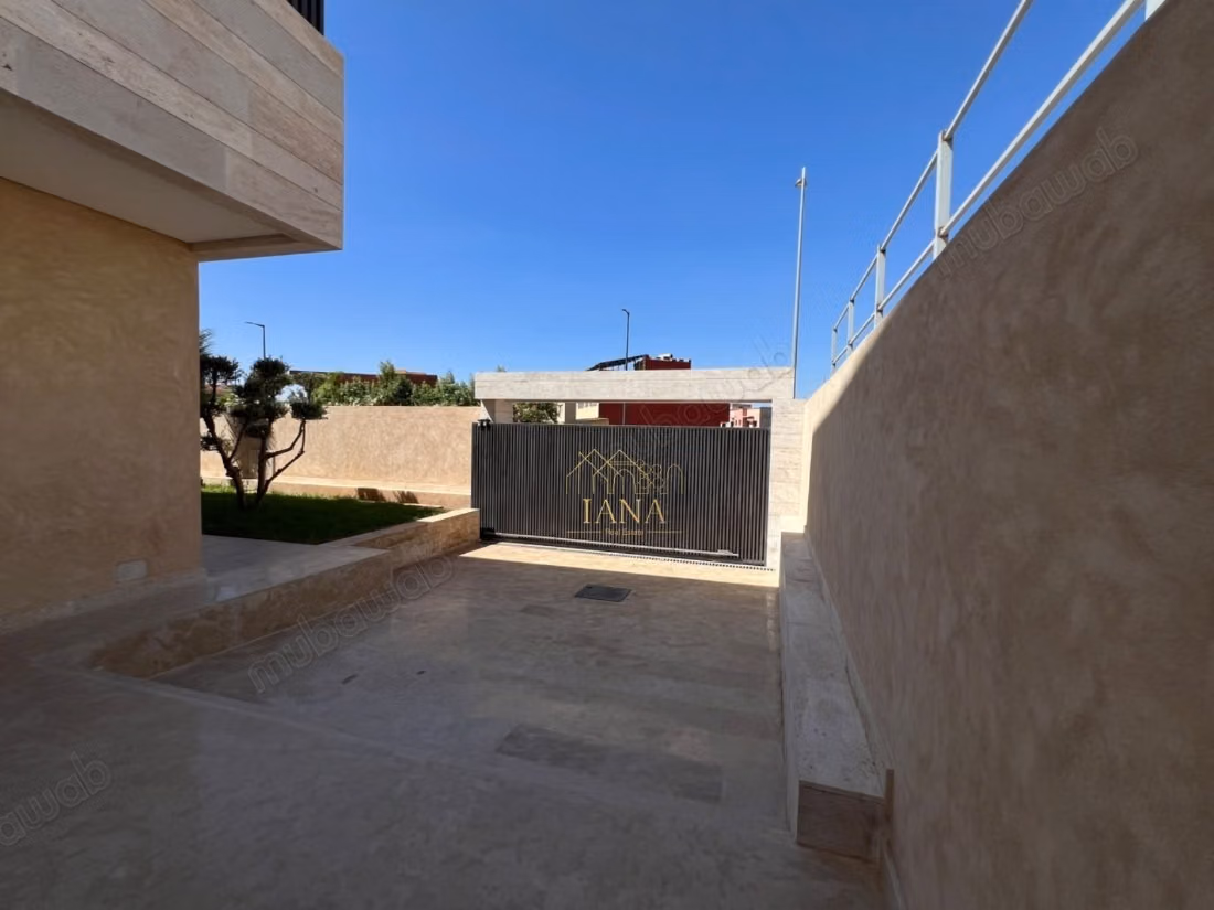 Villa 600m² with Pool in Targa Marrakech