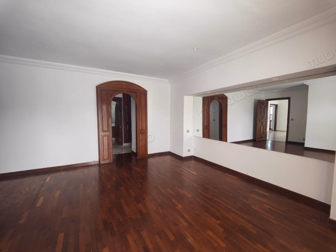 Location villa de luxe à CIL Hay Salam. 4 chambres. Belle terrasse et jardin