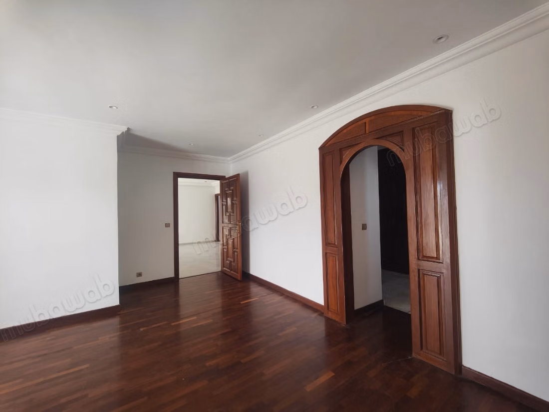 Location villa de luxe à CIL Hay Salam. 4 chambres. Belle terrasse et jardin