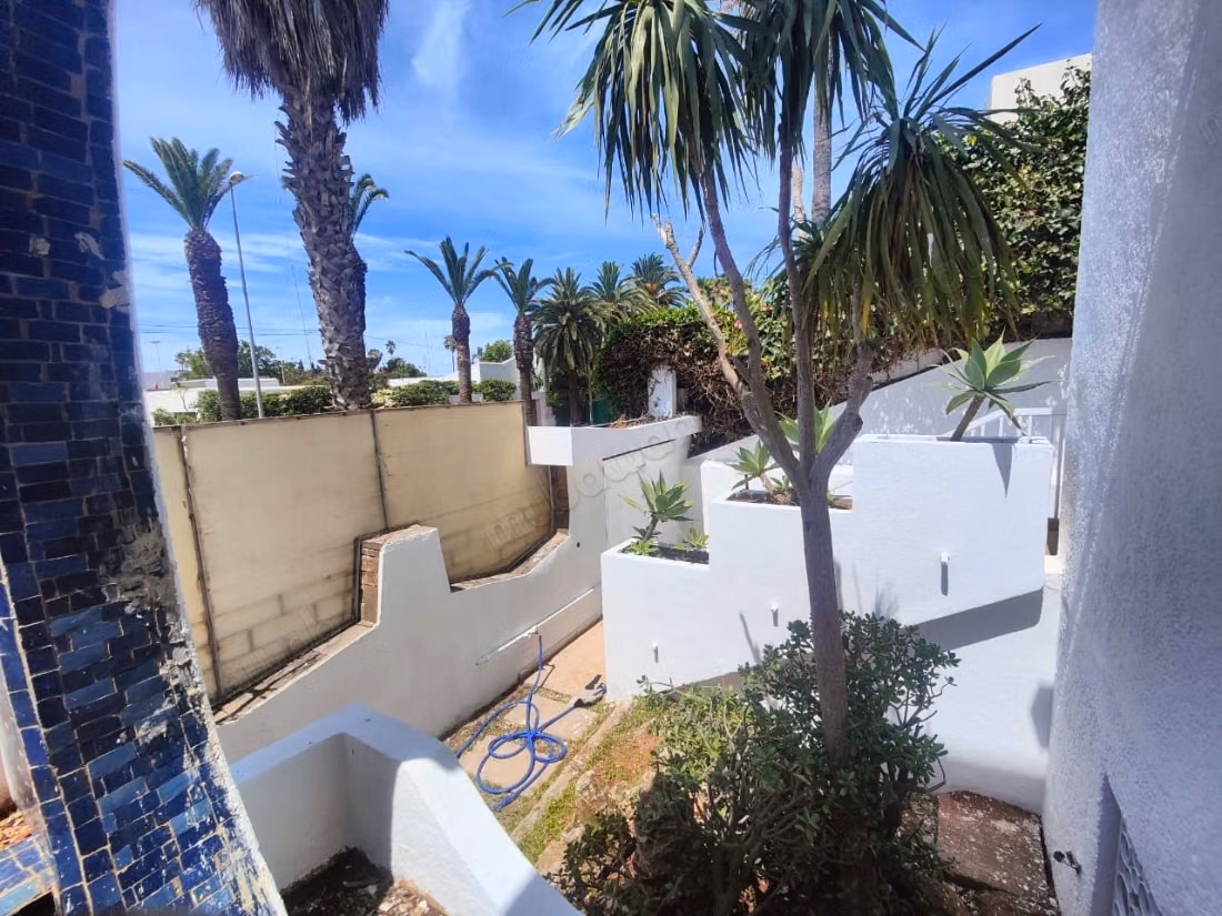 Location villa de luxe à CIL Hay Salam. 4 chambres. Belle terrasse et jardin
