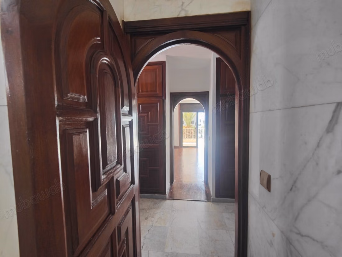 Location villa de luxe à CIL Hay Salam. 4 chambres. Belle terrasse et jardin