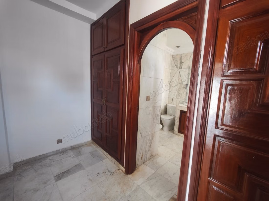 Location villa de luxe à CIL Hay Salam. 4 chambres. Belle terrasse et jardin