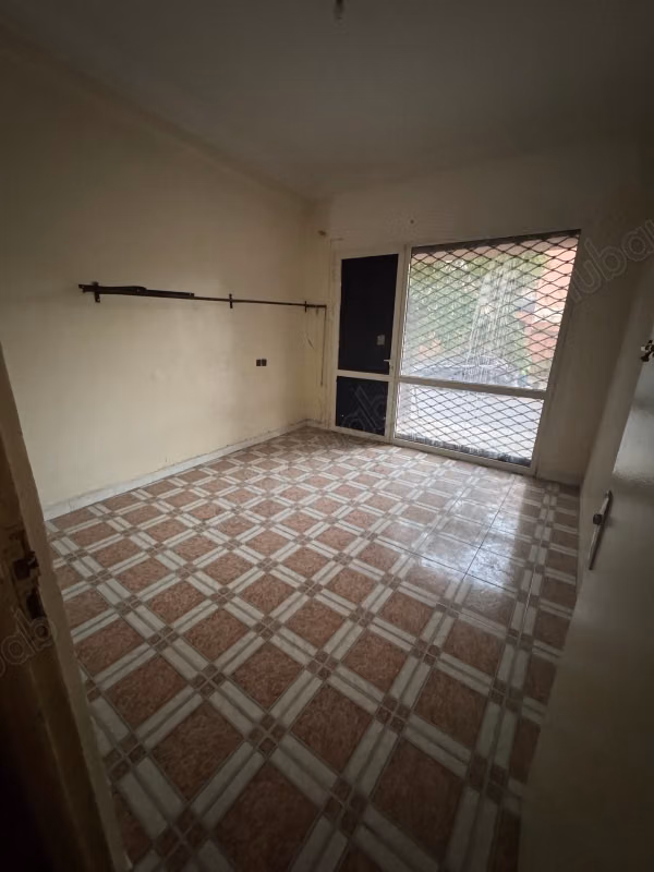 Mooie winkel te koop in Guéliz. Oppervlakte van 72 m². Veilige residentie