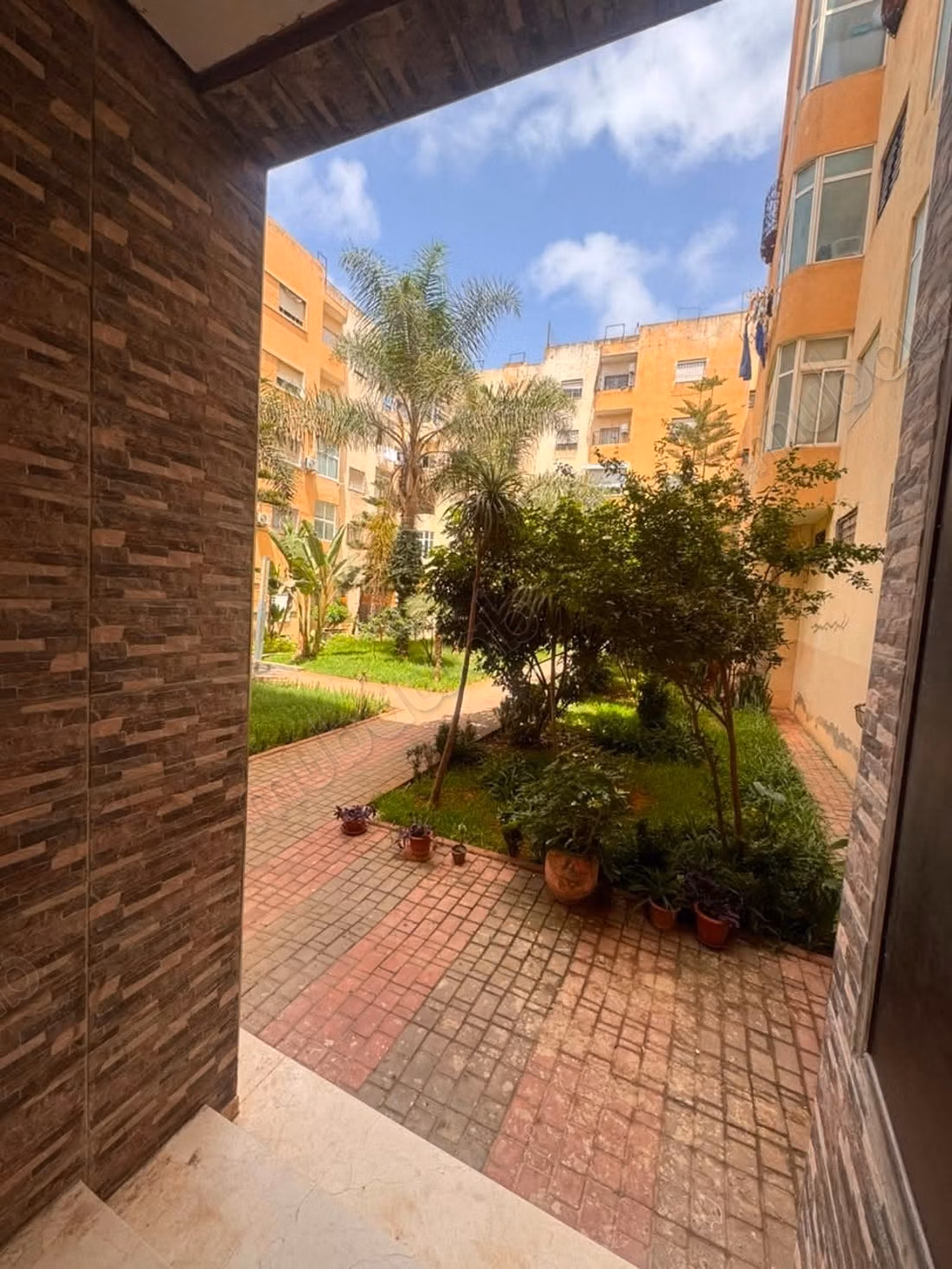 Beautiful apartment for sale on Rabat Road. 2 excellent rooms. Furnished