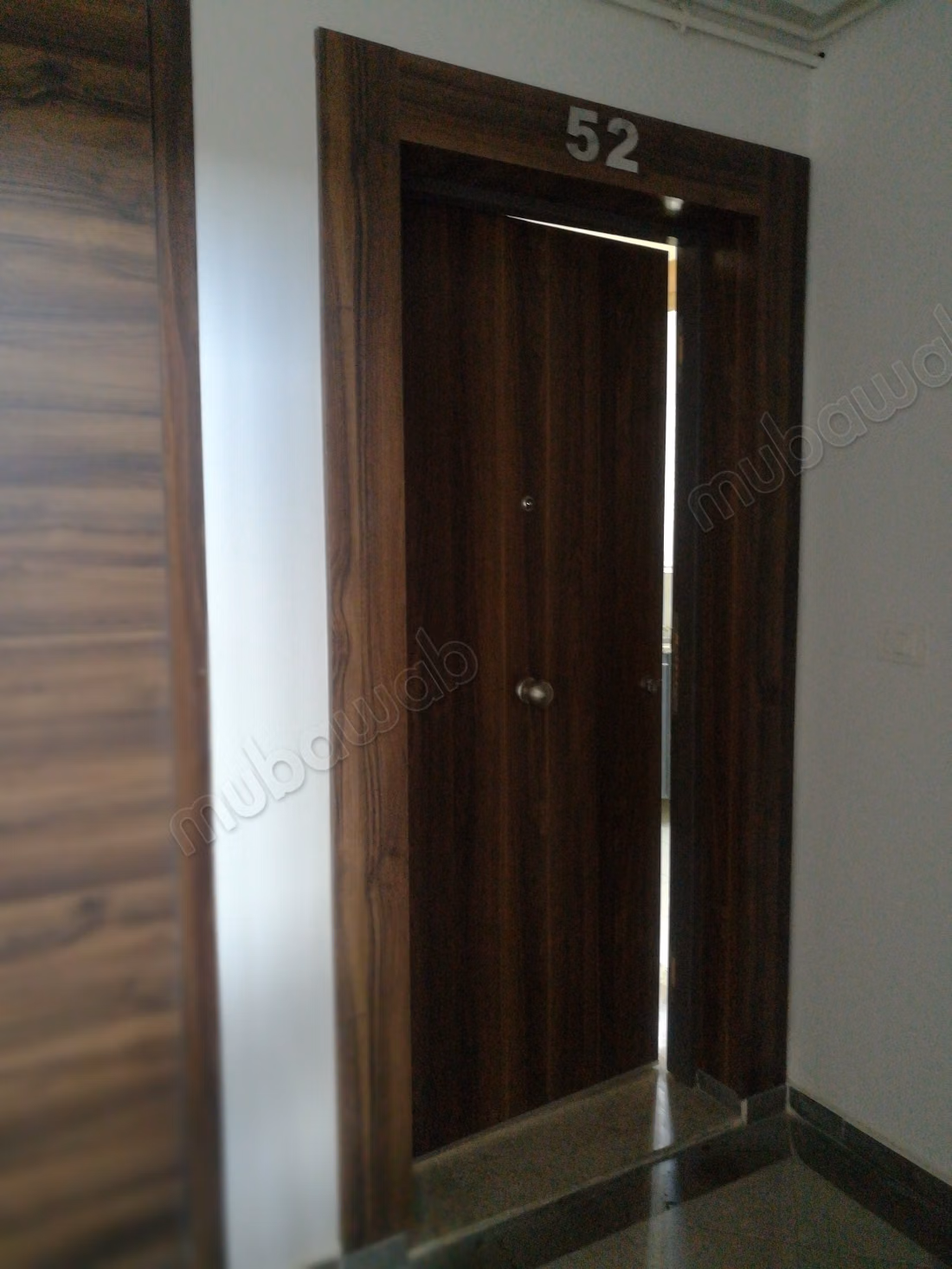 Appartement à louer à La Soukra Ville. 
2 belles chambres. 
Porte blindée, antenne parabolique