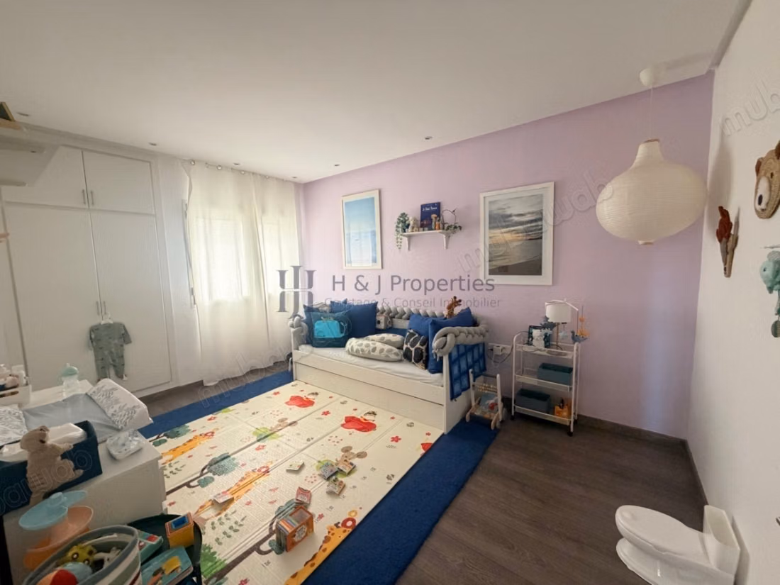 T3 vide 167 m² – 2 chambres  ch. Perso