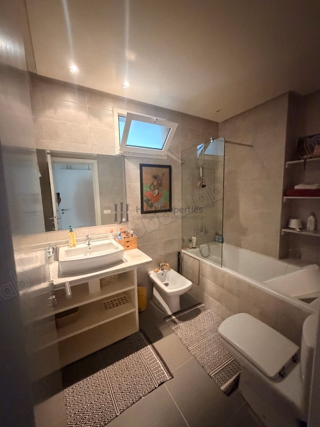 T3 vide 167 m² – 2 chambres  ch. Perso