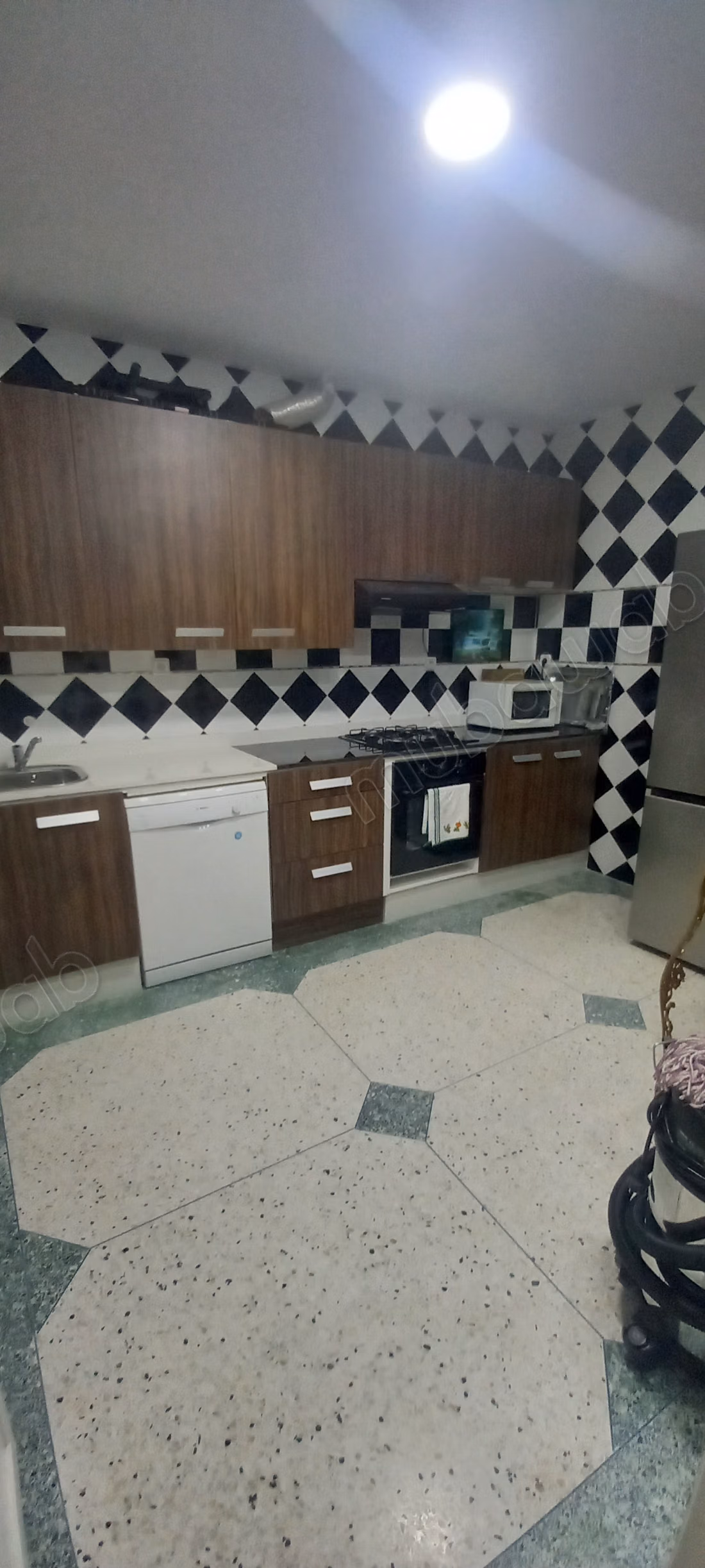 Alquile este apartamento en Bel Air Val fleuri. Superficie 120 m². Bien amueblado