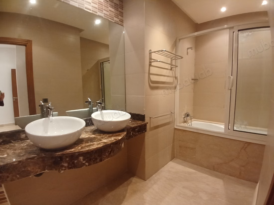 Apartment for rent in Riyad. 6 large rooms. Reinforced door, Moroccan living room