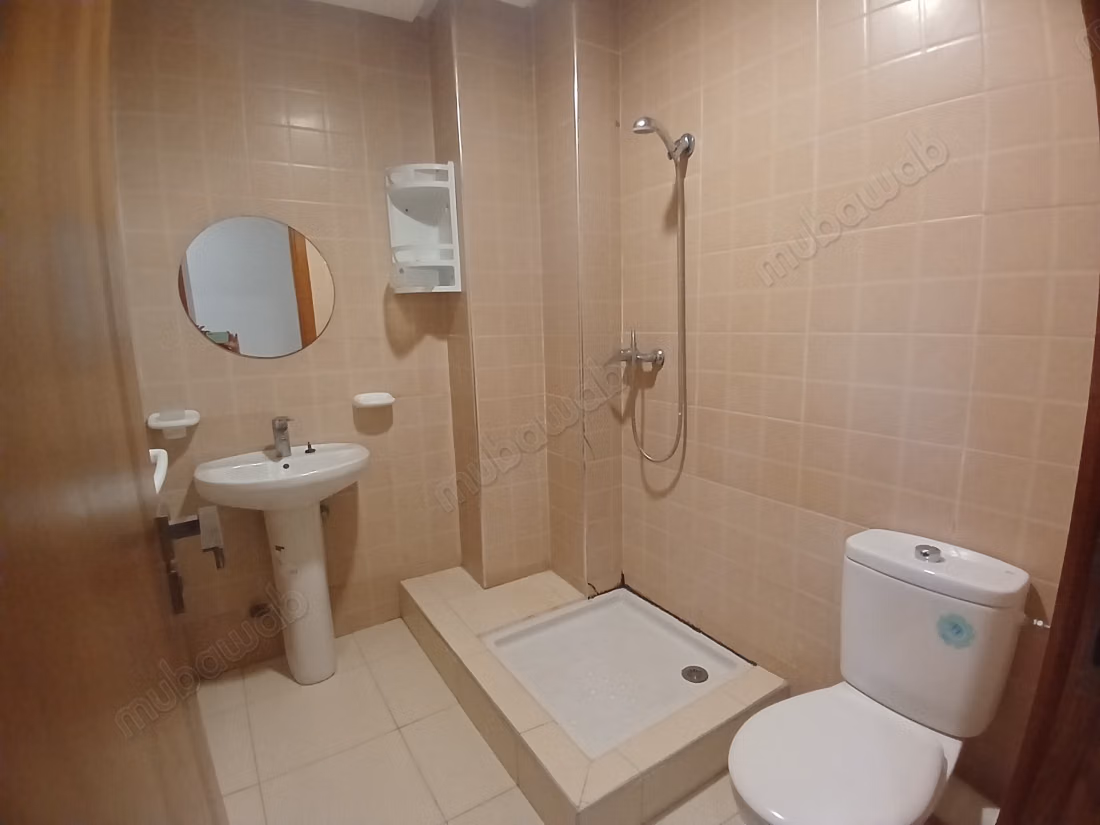 Apartment for rent in Riyad. 6 large rooms. Reinforced door, Moroccan living room