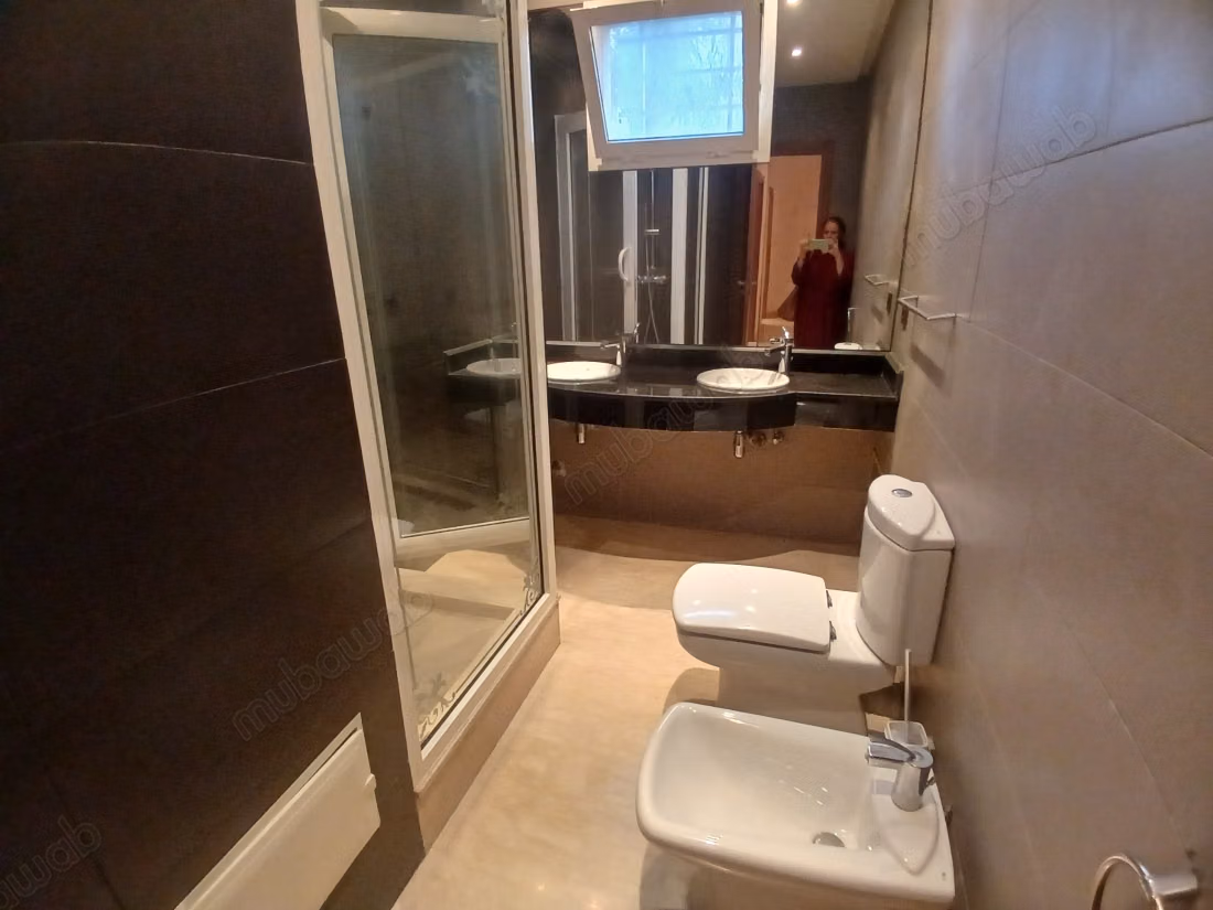 Apartment for rent in Riyad. 6 large rooms. Reinforced door, Moroccan living room