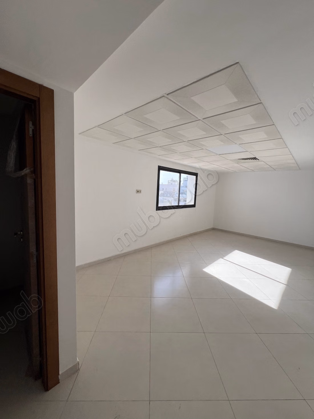 Kantoren te huur in het centrum. Totale oppervlakte 80 m². Conciërgeservice