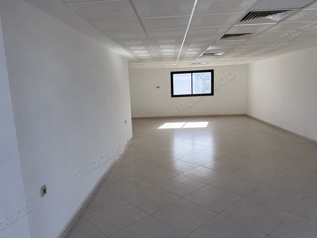 Kantoren te huur in het centrum. Totale oppervlakte 80 m². Conciërgeservice