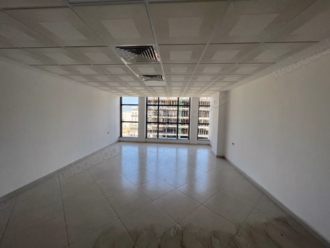 Kantoren te huur in het centrum. Totale oppervlakte 80 m². Conciërgeservice