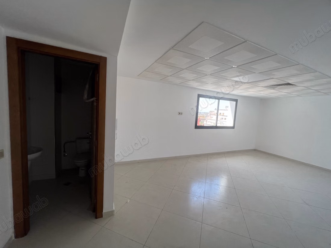 Kantoren te huur in het centrum. Totale oppervlakte 80 m². Conciërgeservice