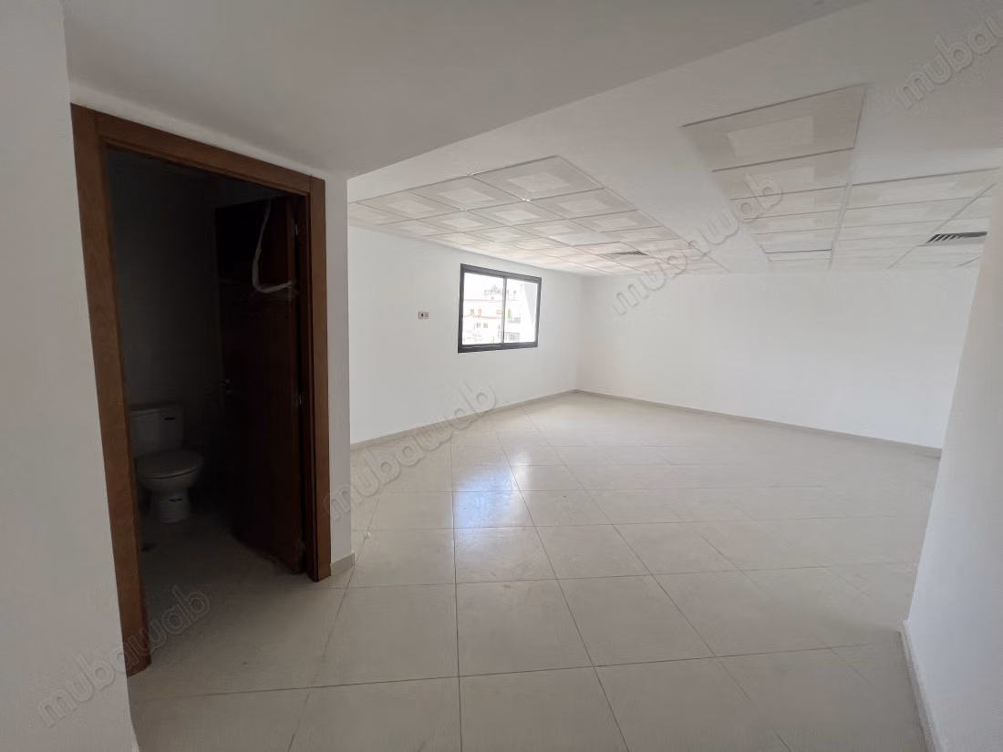 Kantoren te huur in het centrum. Totale oppervlakte 80 m². Conciërgeservice