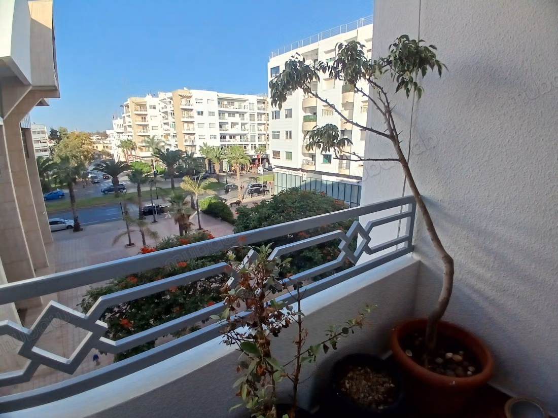 Prachtig appartement te huur in Riyad. Oppervlakte 320 m². Airconditioning en open haard