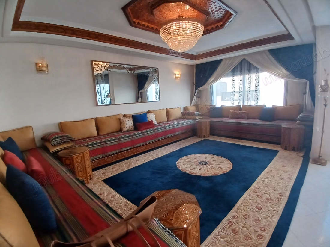 Prachtig appartement te huur in Riyad. Oppervlakte 320 m². Airconditioning en open haard