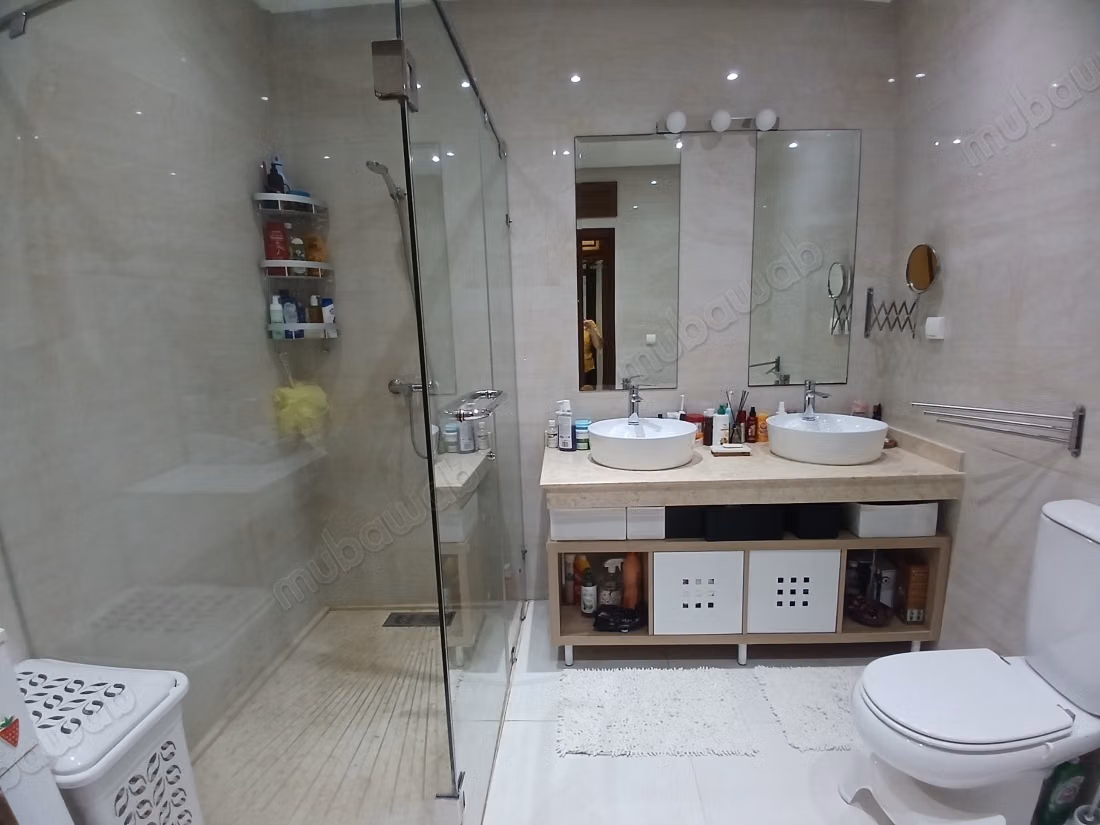Prachtig appartement te huur in Riyad. Oppervlakte 320 m². Airconditioning en open haard