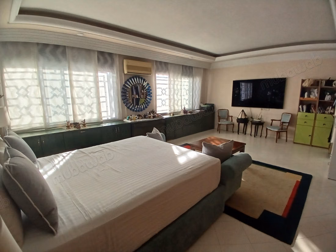 Prachtig appartement te huur in Riyad. Oppervlakte 320 m². Airconditioning en open haard