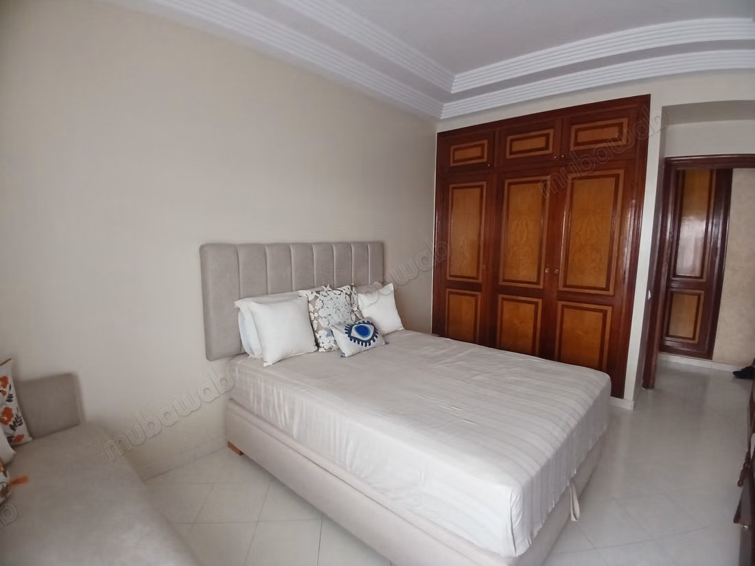 Prachtig appartement te huur in Riyad. Oppervlakte 320 m². Airconditioning en open haard