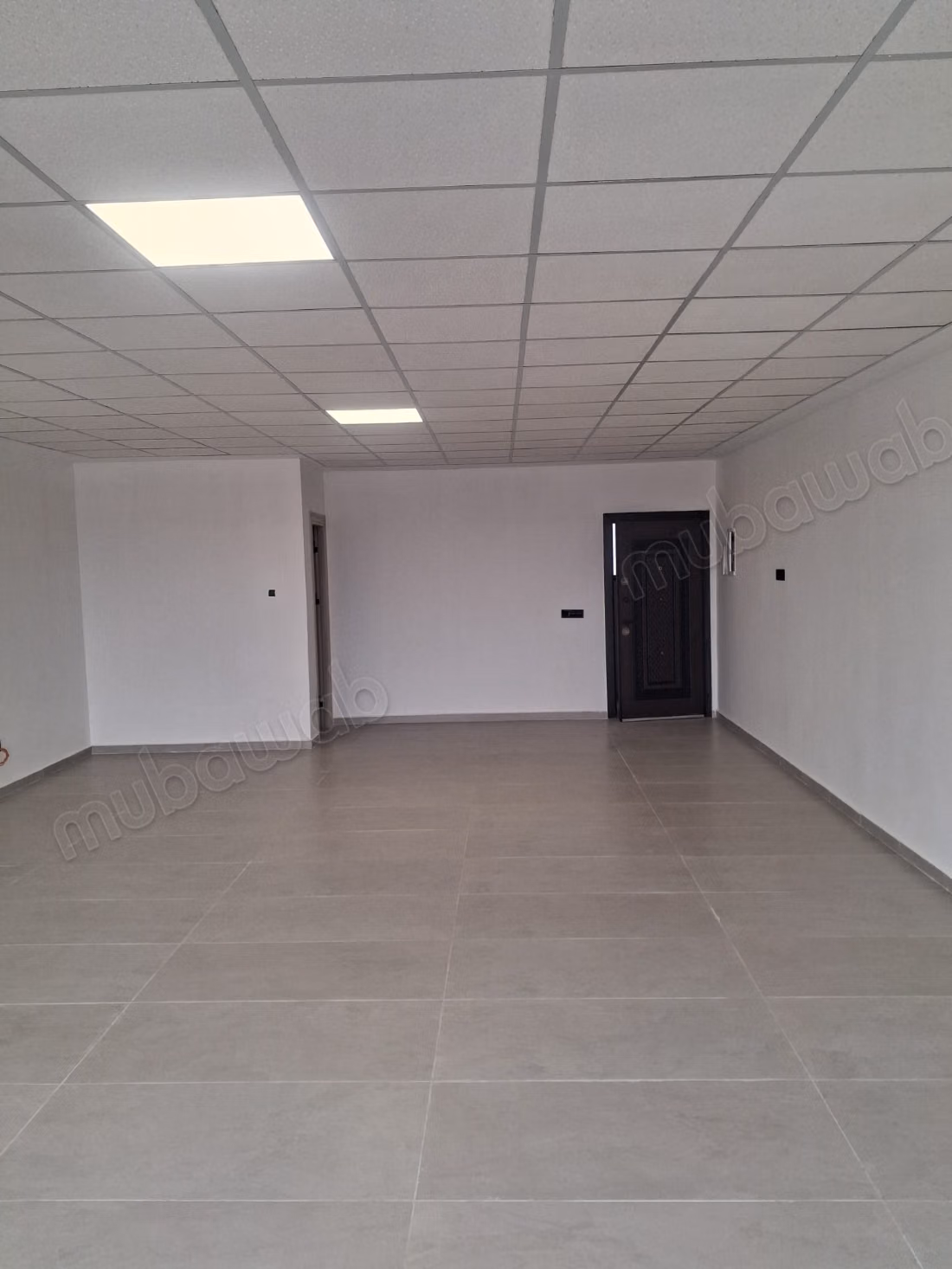 Vend bureaux à Hay ez zaitoune. Surface de 66 m². Porte blindée