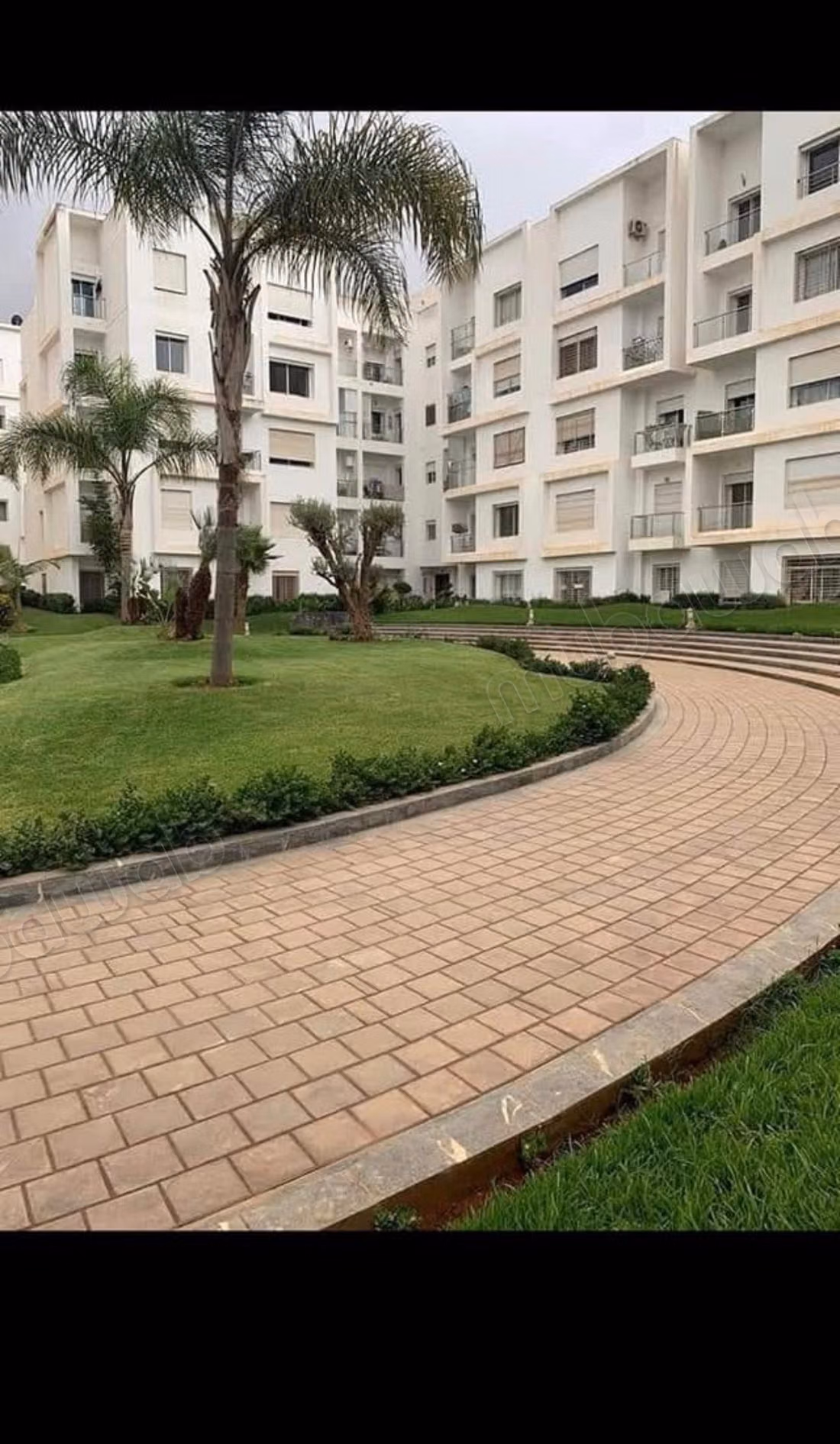 Appartement meublé résidence privée avec jardin