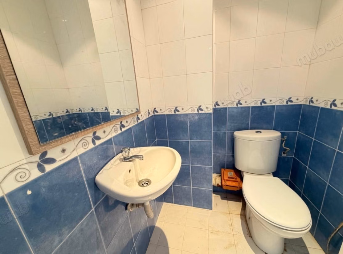 Appartement en location à El Aouina. 3 belles chambres. Résidence avec concierge, climatisation générale