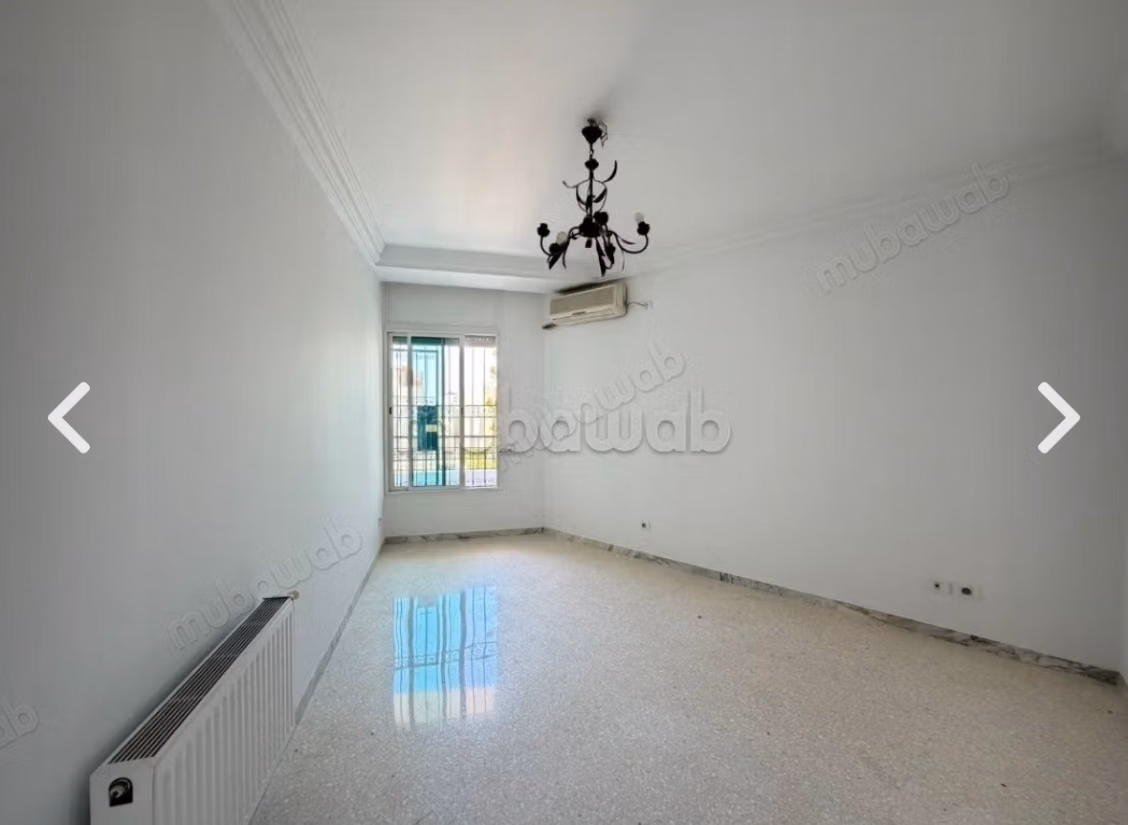 Appartement en location à El Aouina. 3 belles chambres. Résidence avec concierge, climatisation générale