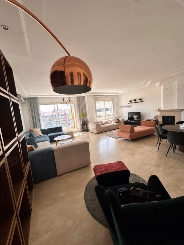 Apartamento en alquiler en CIL Hay Salam. 3 habitaciones agradables. Bien amueblado