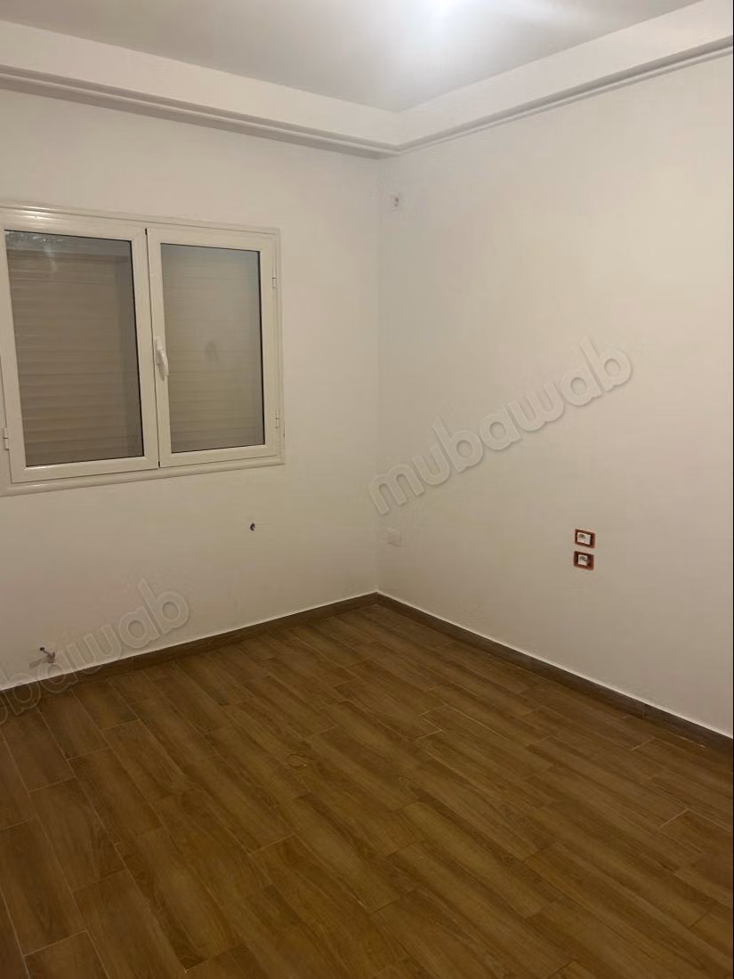 منزل رائع للبيع في قرطاج بيرسا. المساحة 100 م². إطلالة استثنائية على الجبال، باب مضاد للرصاص