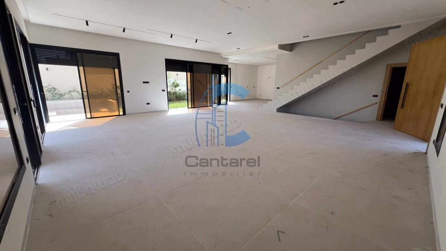New villa 5 bedrooms 1 staff room for sale on the Ourika Road