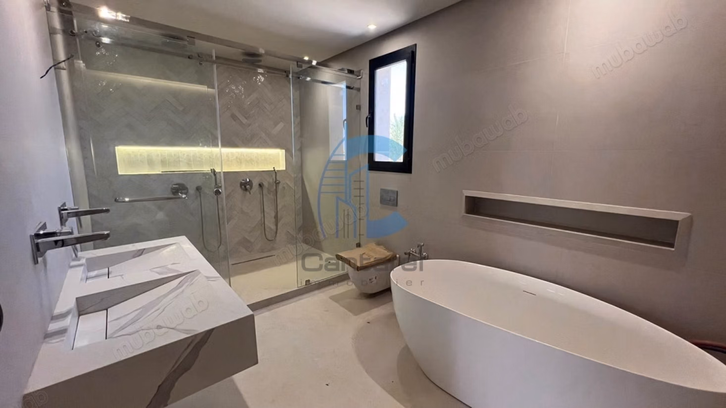 New villa 5 bedrooms 1 staff room for sale on the Ourika Road