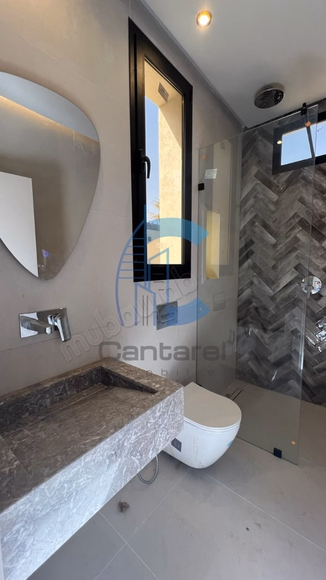 New villa 5 bedrooms 1 staff room for sale on the Ourika Road