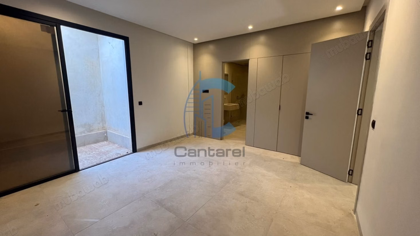 New villa 5 bedrooms 1 staff room for sale on the Ourika Road