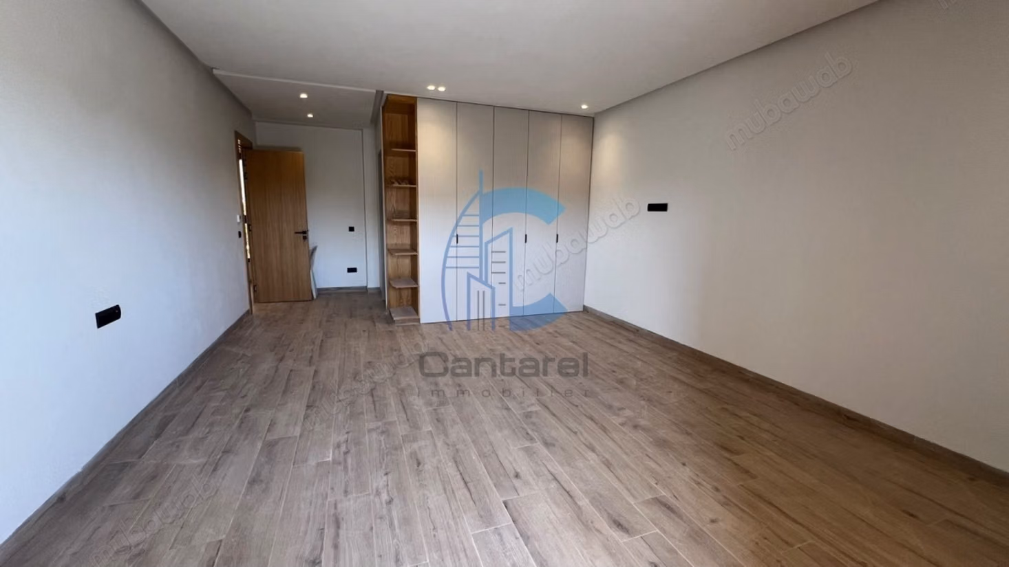 New villa 5 bedrooms 1 staff room for sale on the Ourika Road