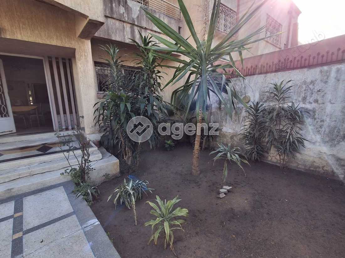 Villa à vendre 300 m², 5 chambres 
Btana Salé