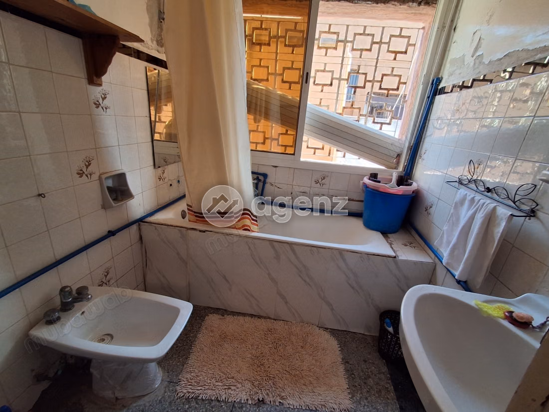 Villa à vendre 300 m², 5 chambres 
Btana Salé