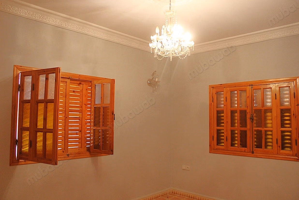 Charming house for rent empty