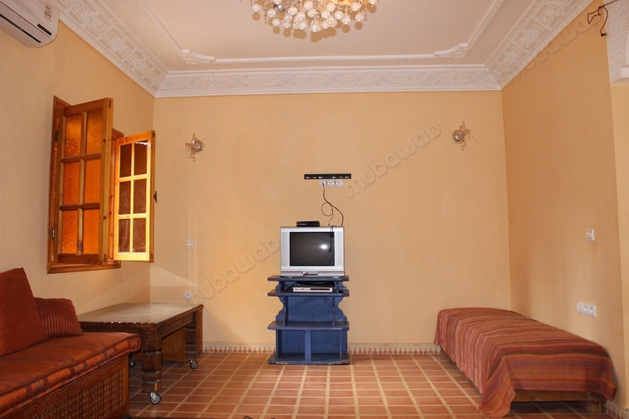 Charming house for rent empty