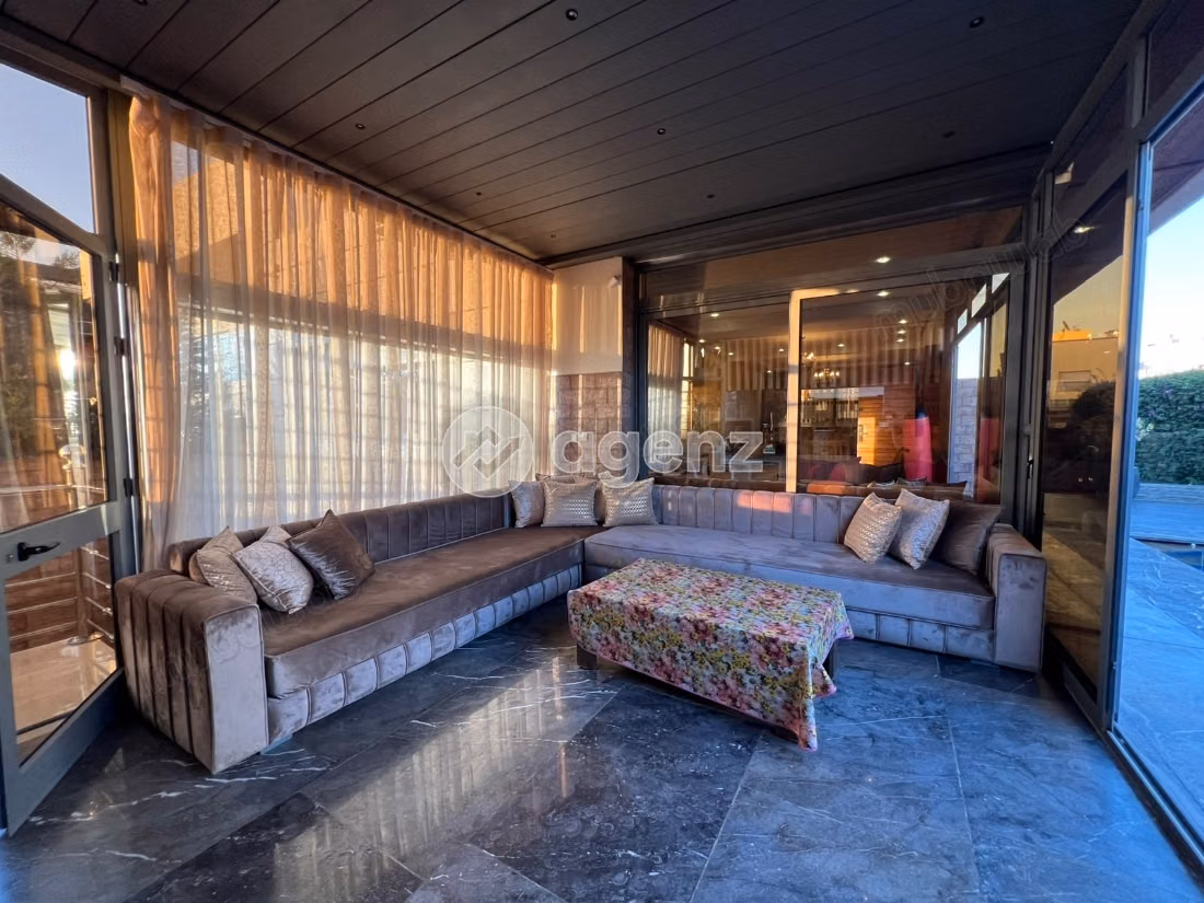 Villa for sale 374 m², 6 bedrooms Route de Rabat Benslimane