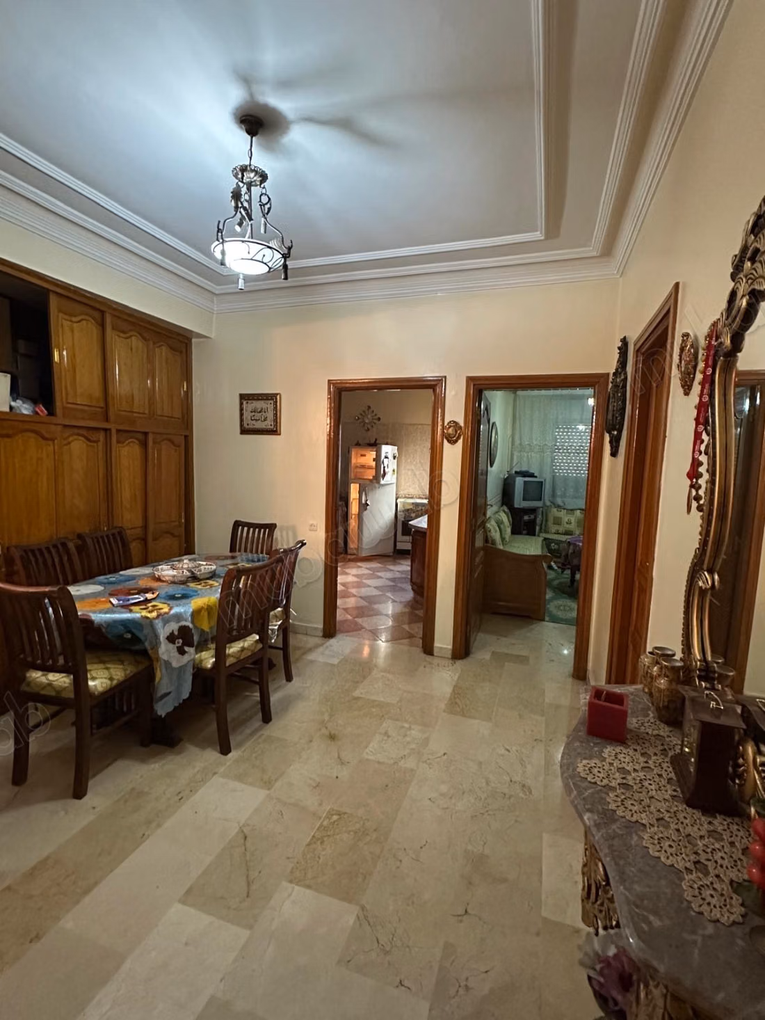 Apartment for sale in Mers Sultan. 3 nice bedrooms. Furnished