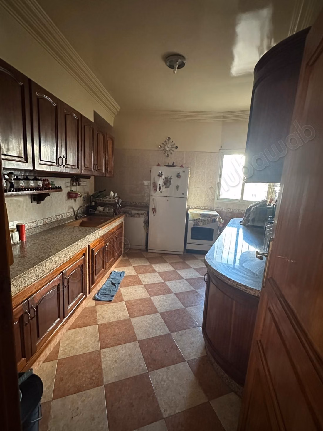 Apartment for sale in Mers Sultan. 3 nice bedrooms. Furnished