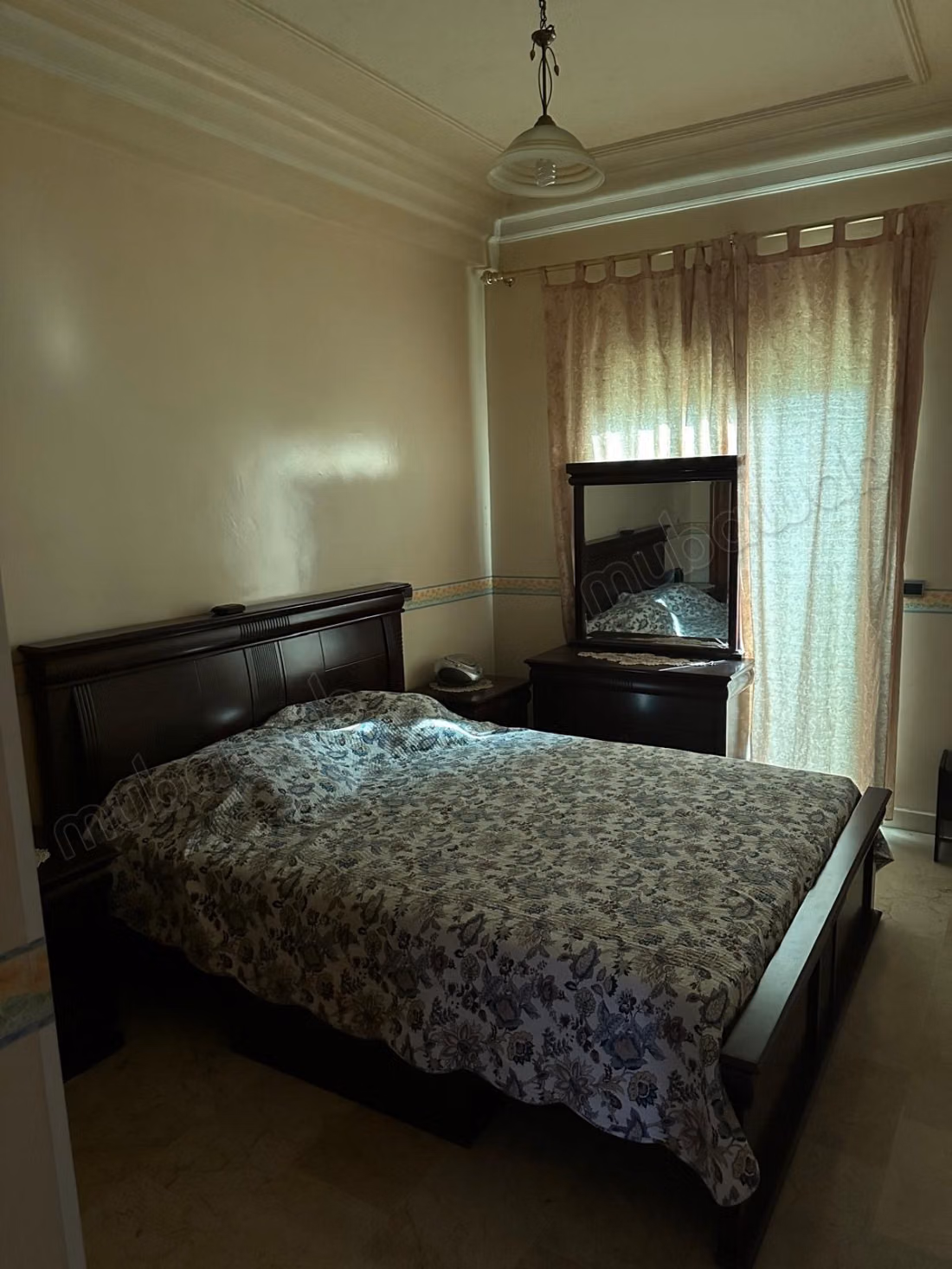 Apartment for sale in Mers Sultan. 3 nice bedrooms. Furnished