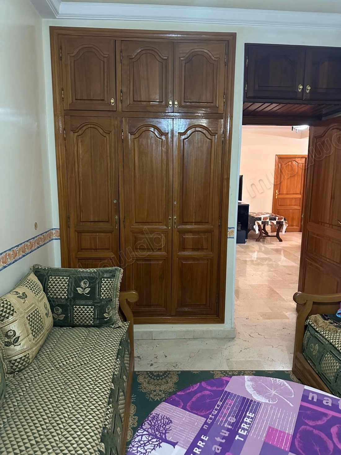Apartment for sale in Mers Sultan. 3 nice bedrooms. Furnished