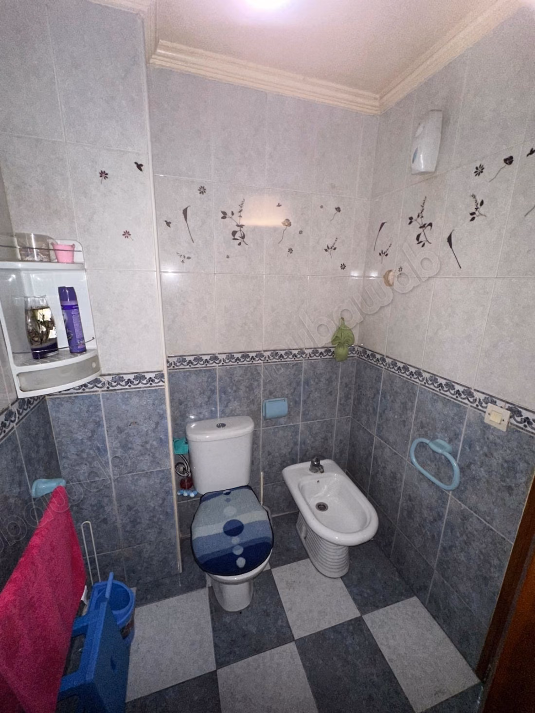 Apartment for sale in Mers Sultan. 3 nice bedrooms. Furnished