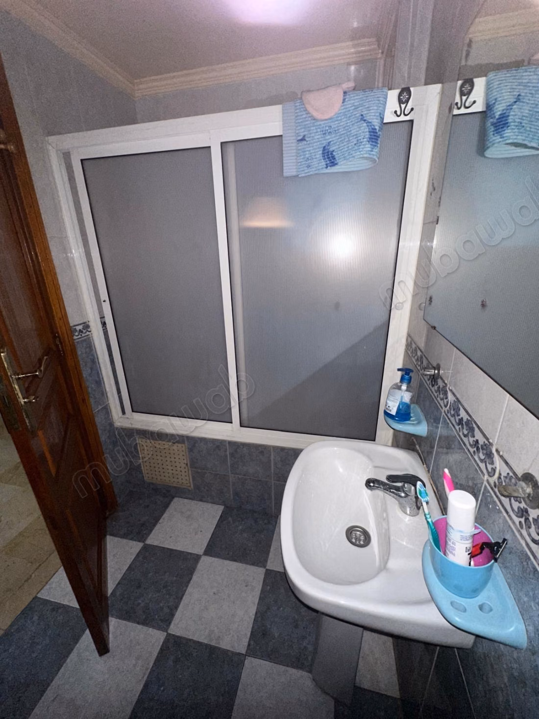 Apartment for sale in Mers Sultan. 3 nice bedrooms. Furnished