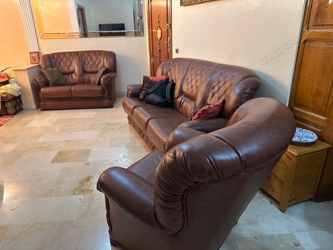 Apartment for sale in Mers Sultan. 3 nice bedrooms. Furnished