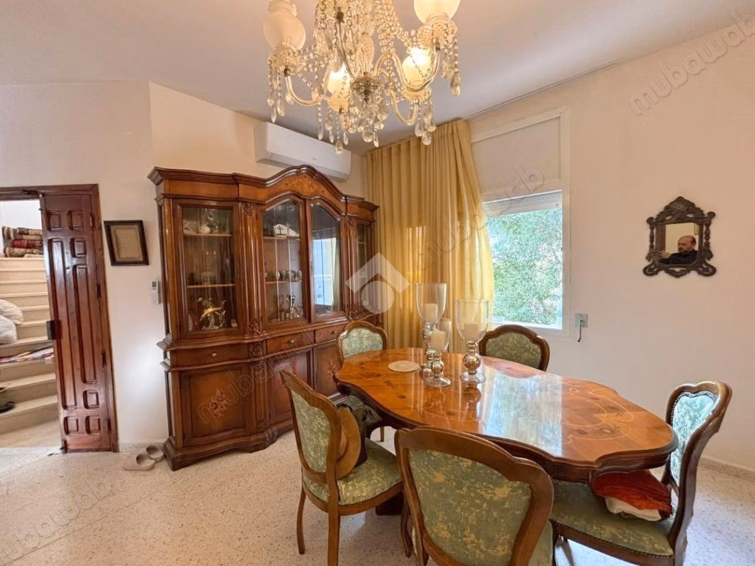 Etage de villa meublé en location