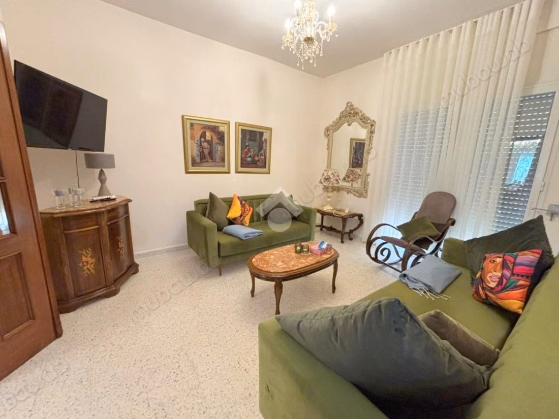 Etage de villa meublé en location